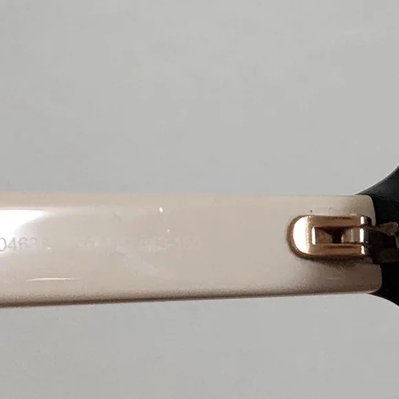 Gucci Black and Red Designer Sunglasses - Picture 10 of 10